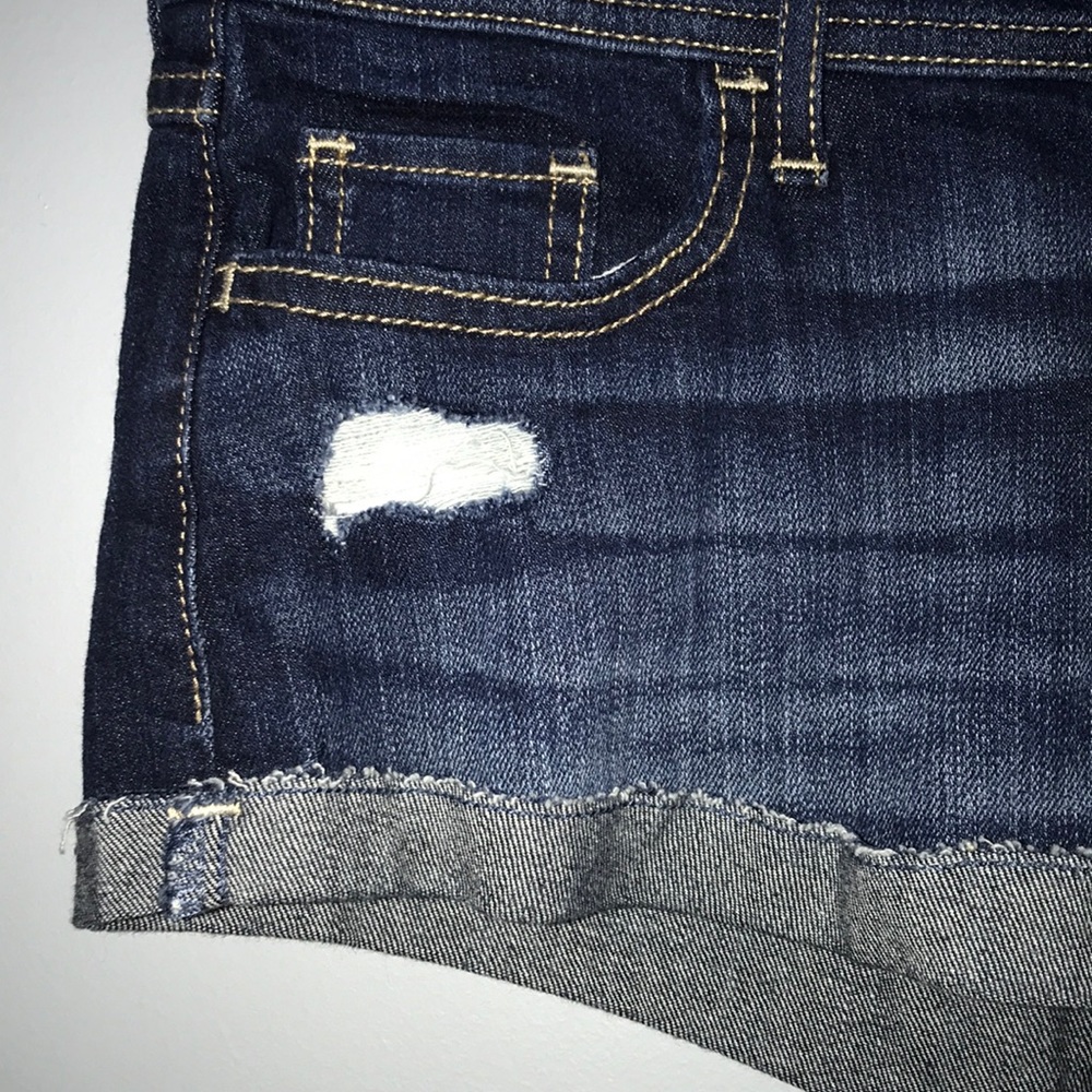 Too small - Picture 2 of 5